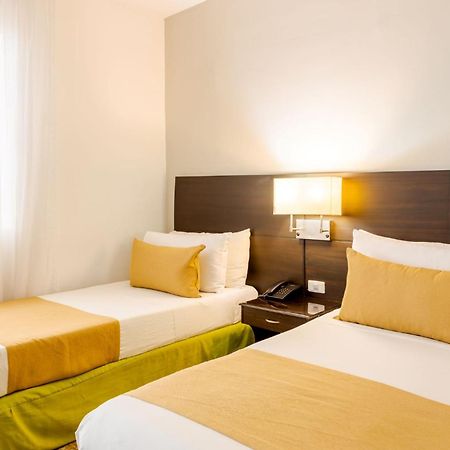 Hotel Manantial 梅尔加 外观 照片