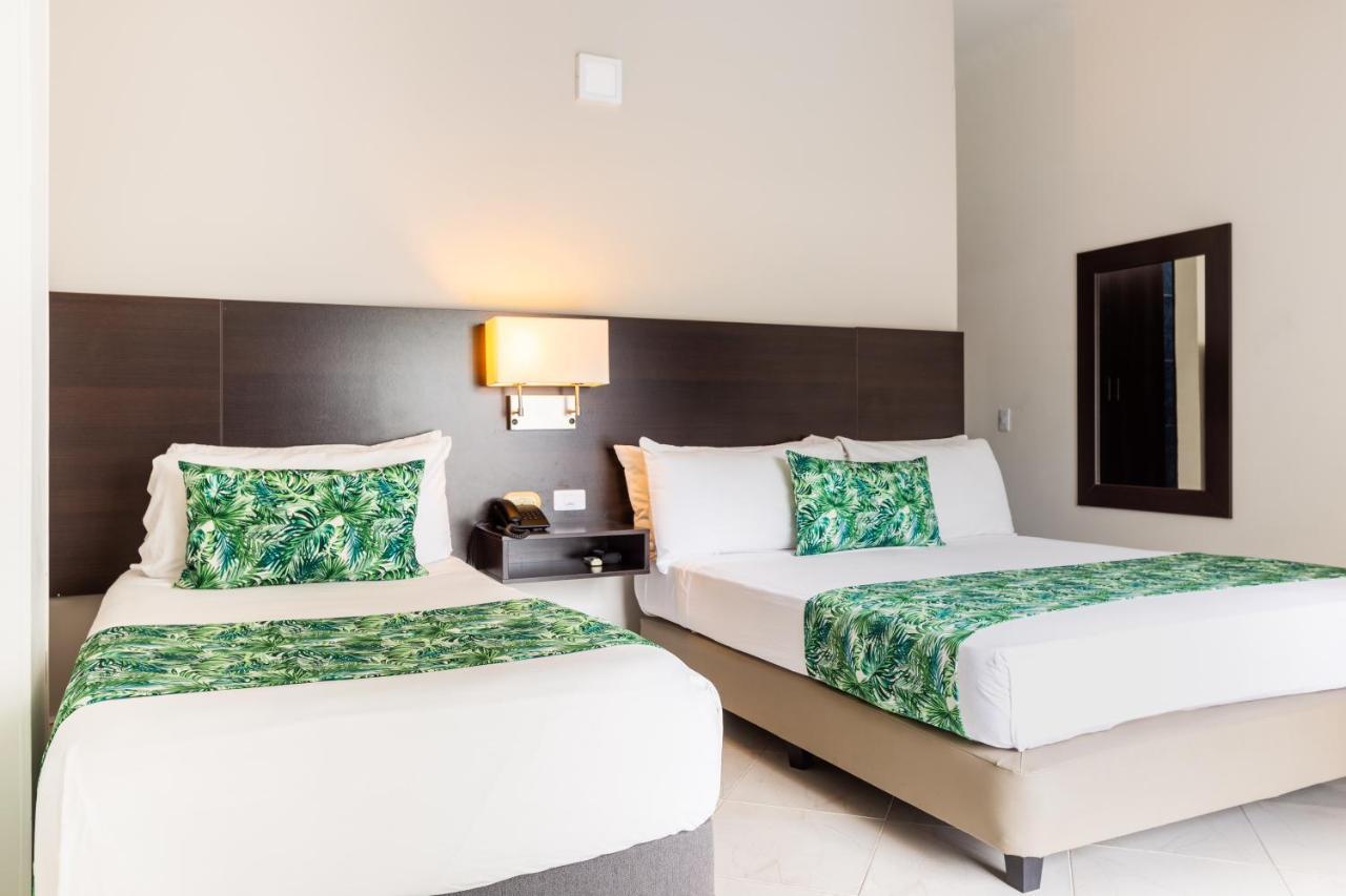 Hotel Manantial 梅尔加 外观 照片