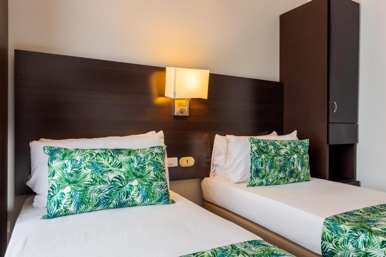 Hotel Manantial 梅尔加 外观 照片